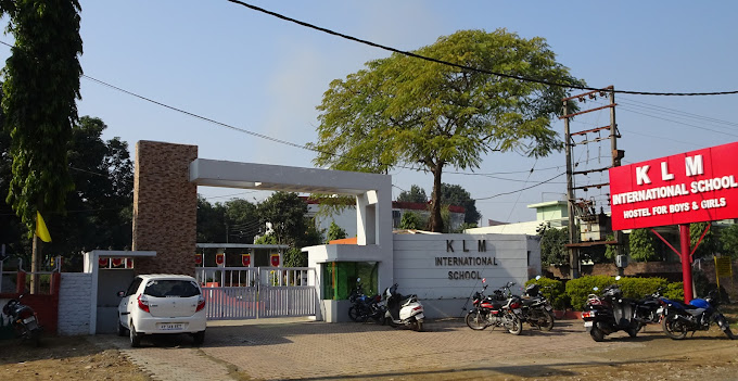 K L M International School