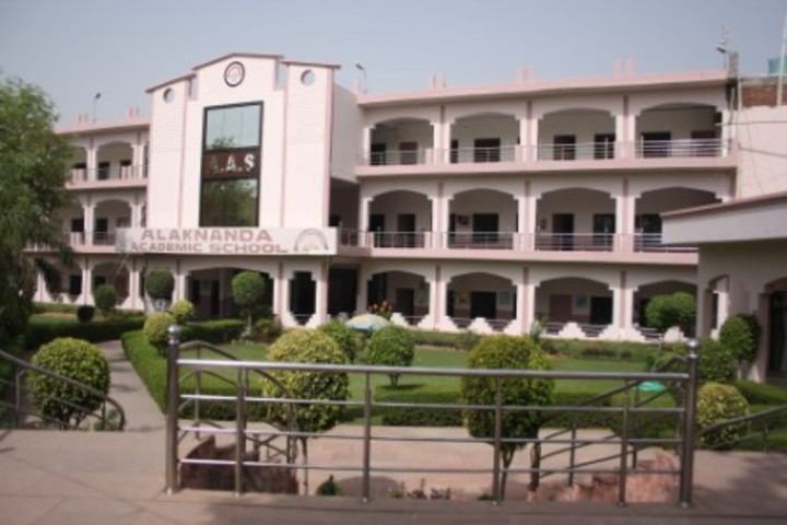 Alaknanda Academic School