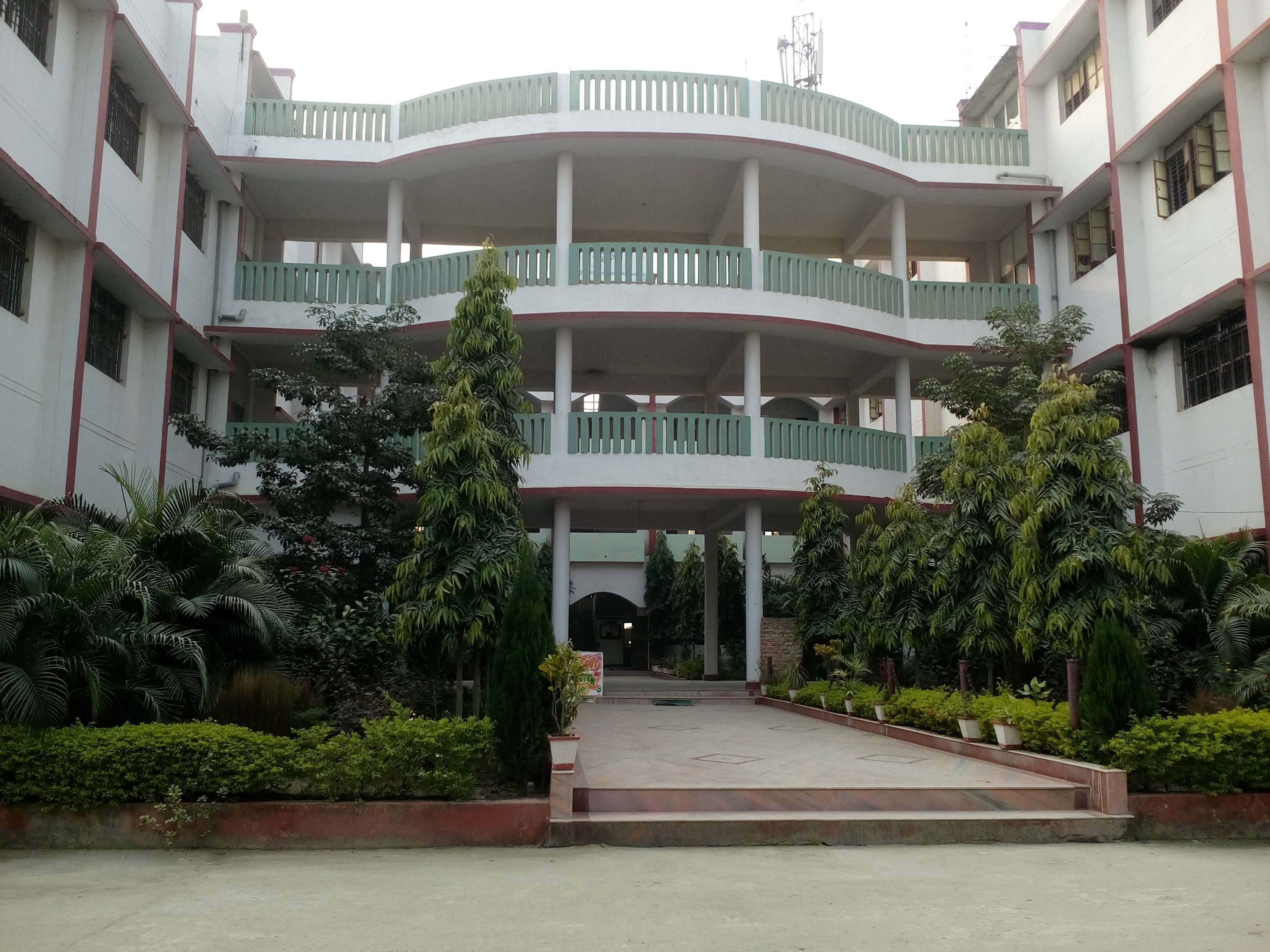 Chapra Central School